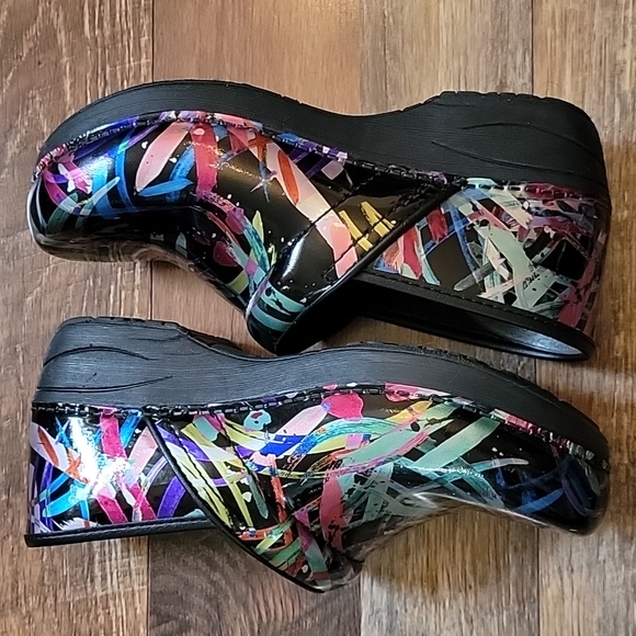 Dansko Multi Brush Stroke Patent - Picture 6 of 7